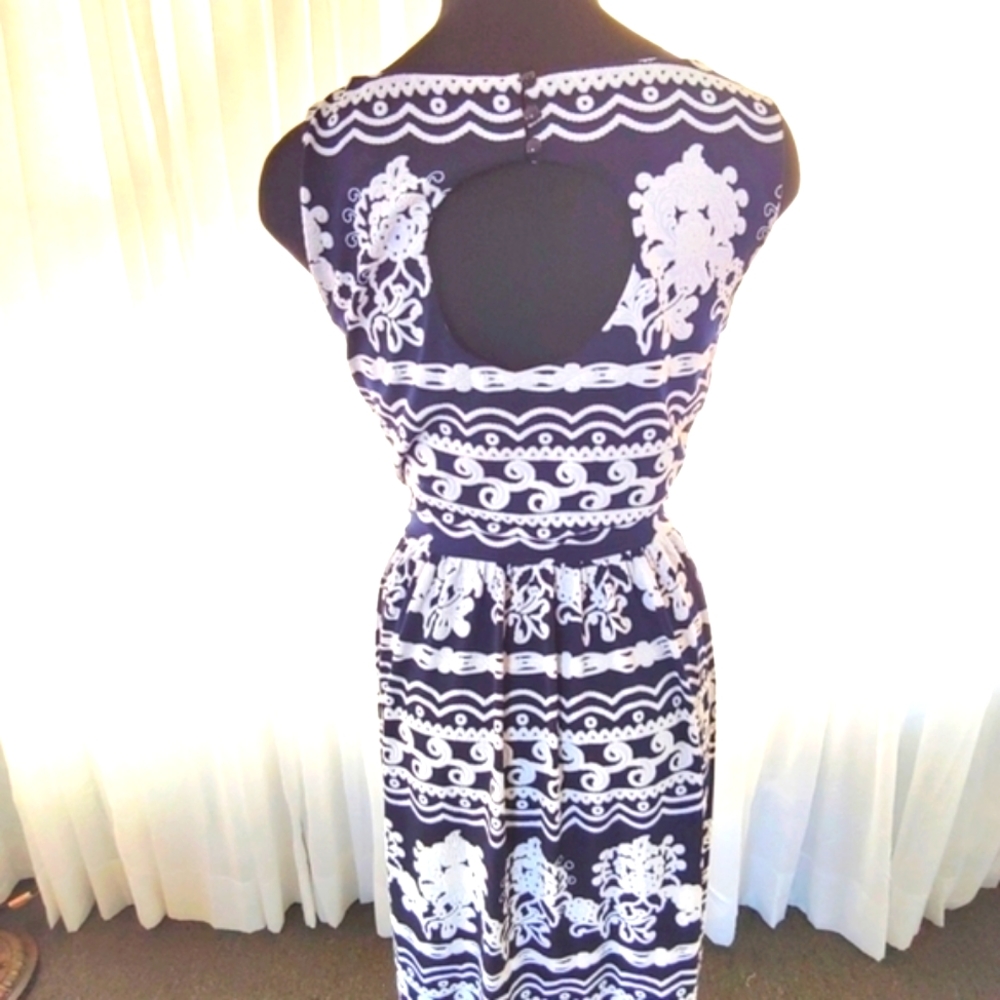 BEIGE BY ECI DRESS SIZE 12 - Picture 3 of 6